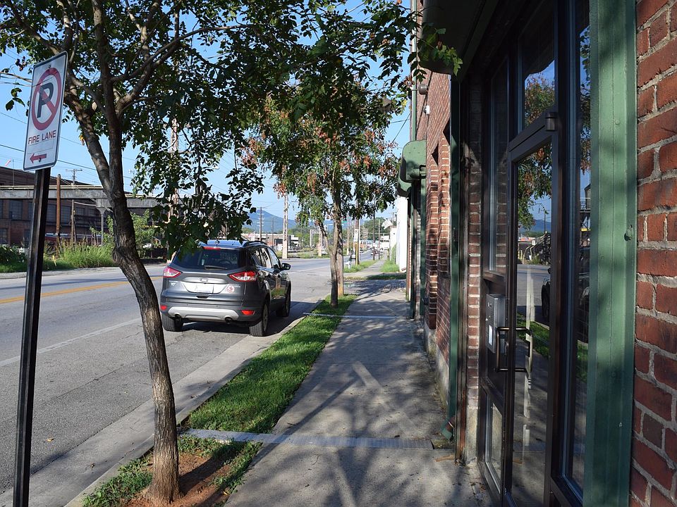 1st image of 631 Campbell Ave SE Ste 3