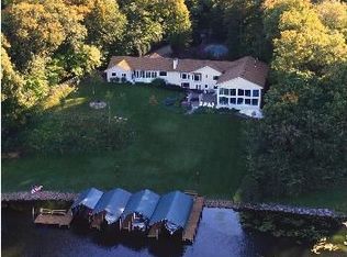 2490 Old Beach Rd, Wayzata, MN 55391