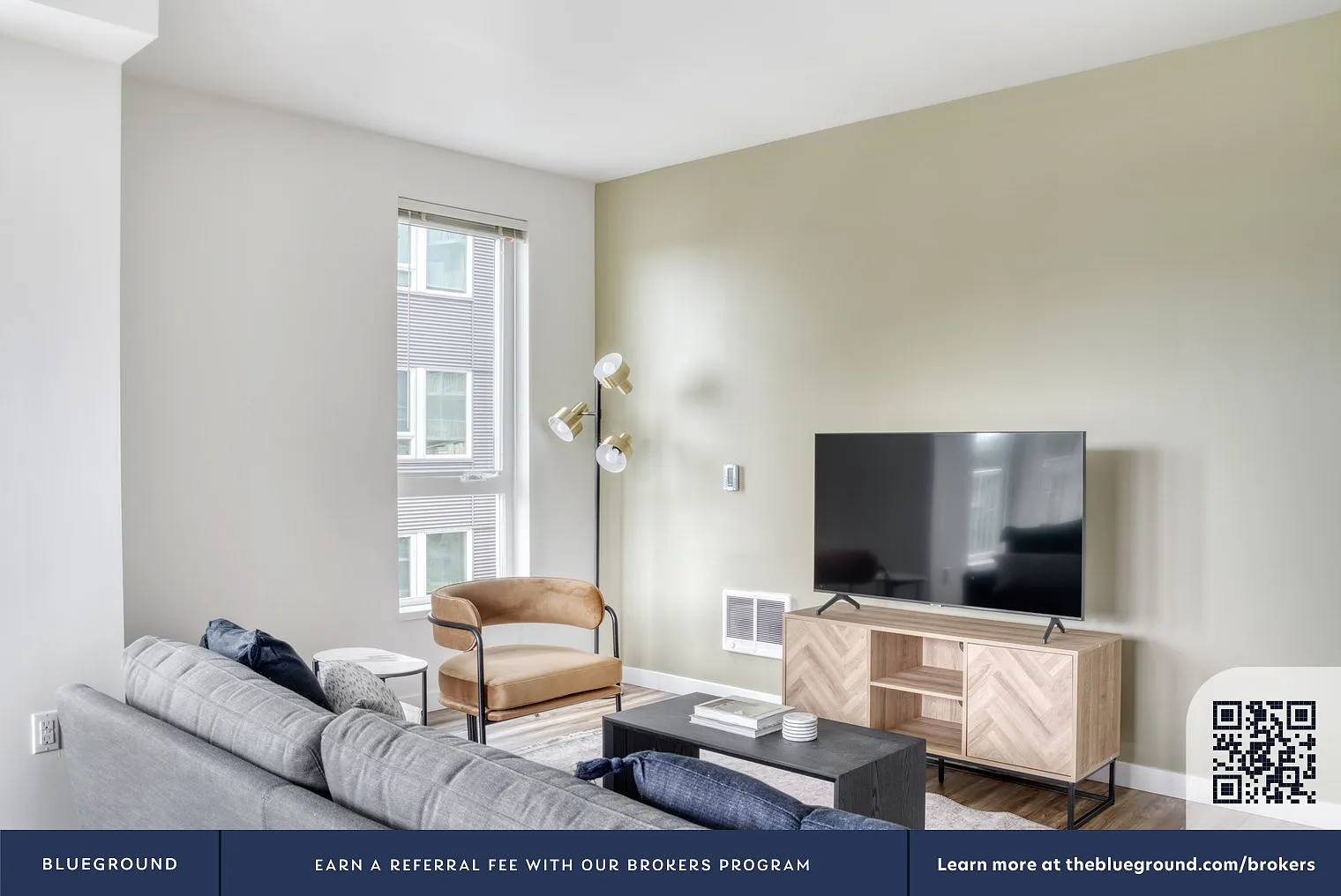 2 bed, 2.0 bath, 1329 sqft, $4,390 — Photo 3