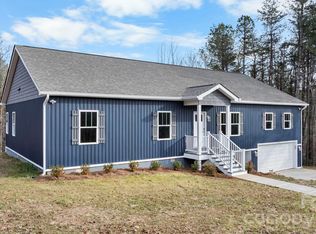 138 Cascades Dr, Hickory, NC 28601