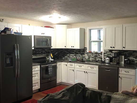 3rd image of 708 Oberlin Pl
