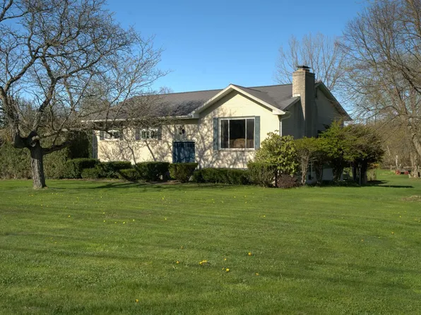 8375 Hamot Rd, Erie, PA 16509