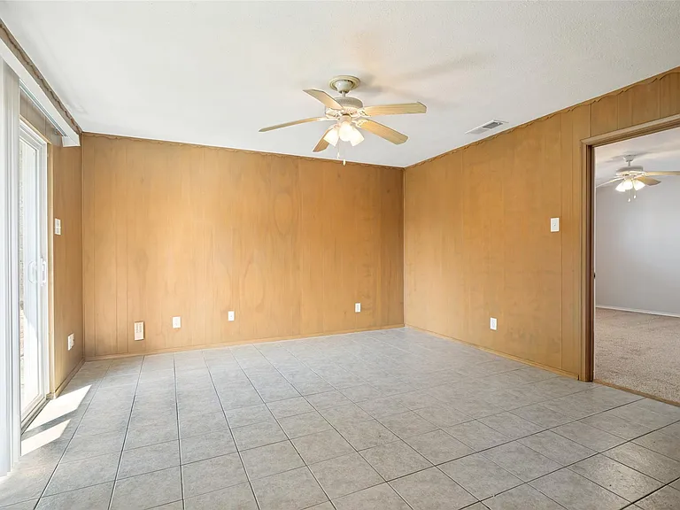 7005 Kingsbury Dr — Photo 4