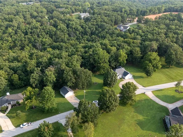 131 Fawn Meadows Dr, Linn Creek, MO 65052