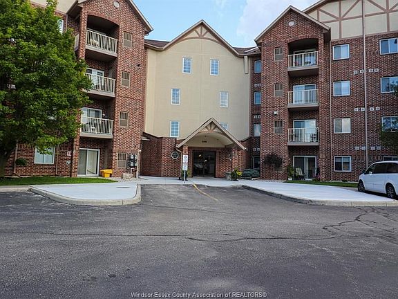 3rd image of 3160 Wildwood Dr #320