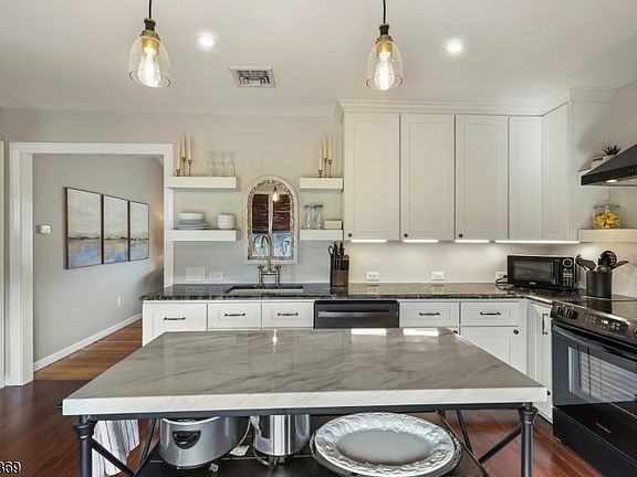 5th image of 205 Old Clove Rd