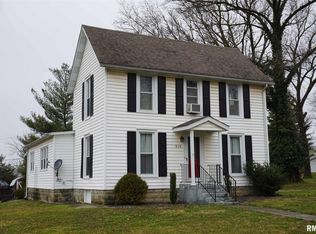 315 S Washington St, Kinmundy, IL 62854
