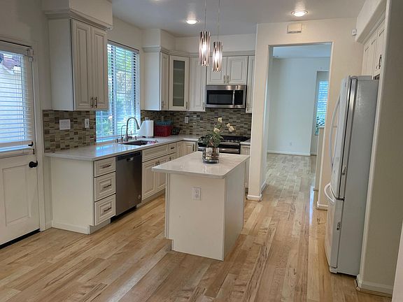4th image of 3428 Glenprosen Ct