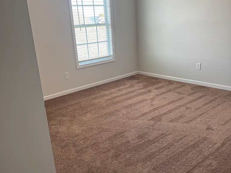 531 Mansfield Ln — Photo 15