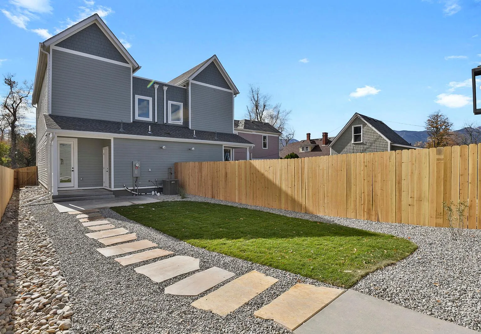 4 bed, 2522 sqft, $3,150 — Photo 4