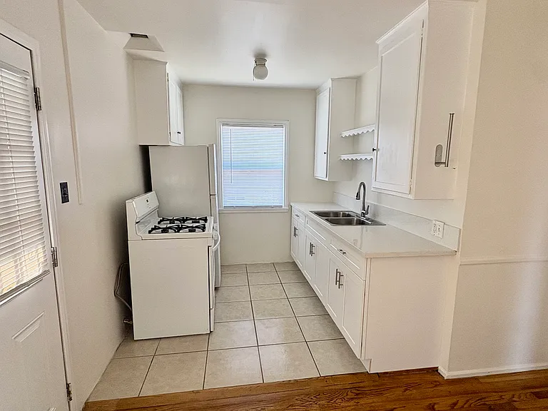 3550 Farmdale Ave #3554 — Photo 6
