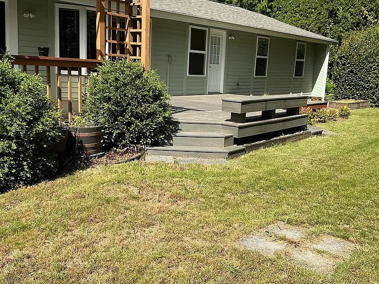 8475 NE Meadowmeer Dr — Photo 2