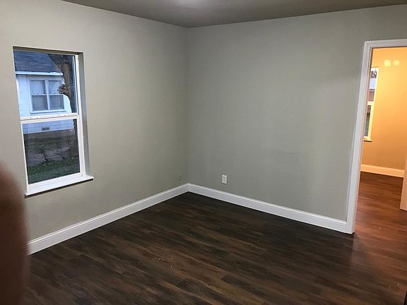 3rd image of 1111 S Banks St