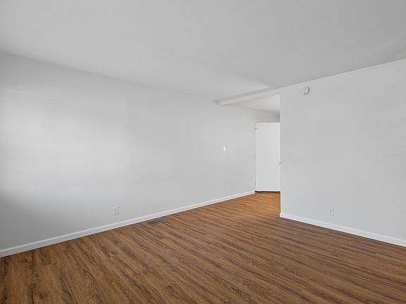 5th image of 3345 Hovey St