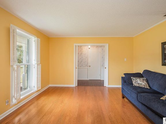 5th image of 2318 Whitney Dr
