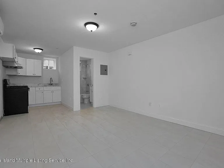 Sinclair Ave — Photo 2