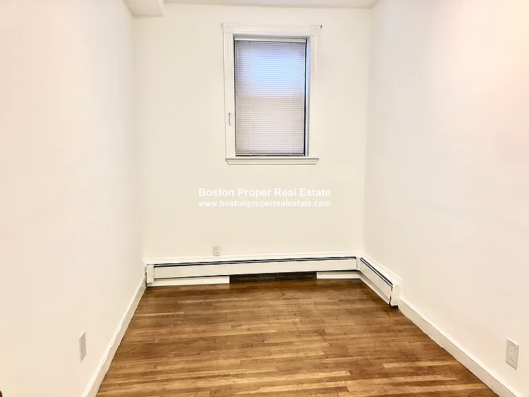 49 Gloucester St #2 — Photo 8