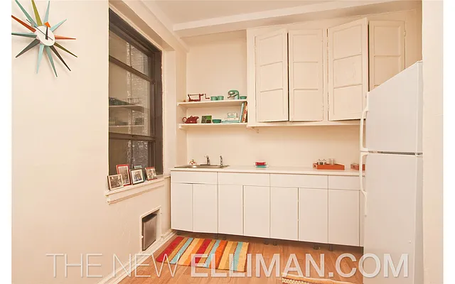 Sold by Douglas Elliman | media 26