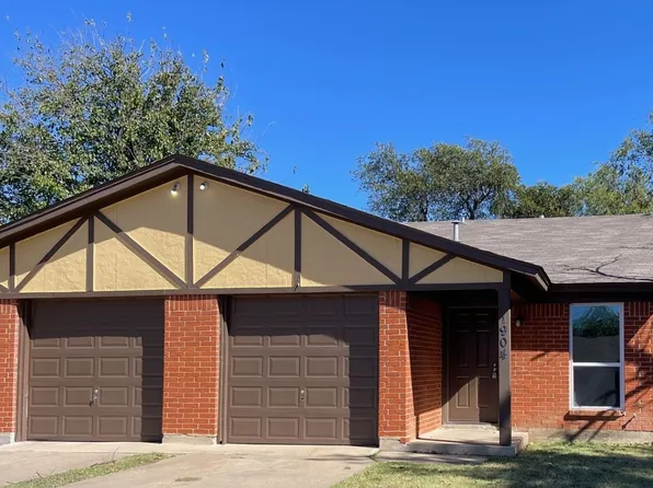 1904 Starling Ct, Cleburne, TX 76033