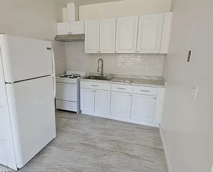 502 Washington Ave #1 — Photo 5