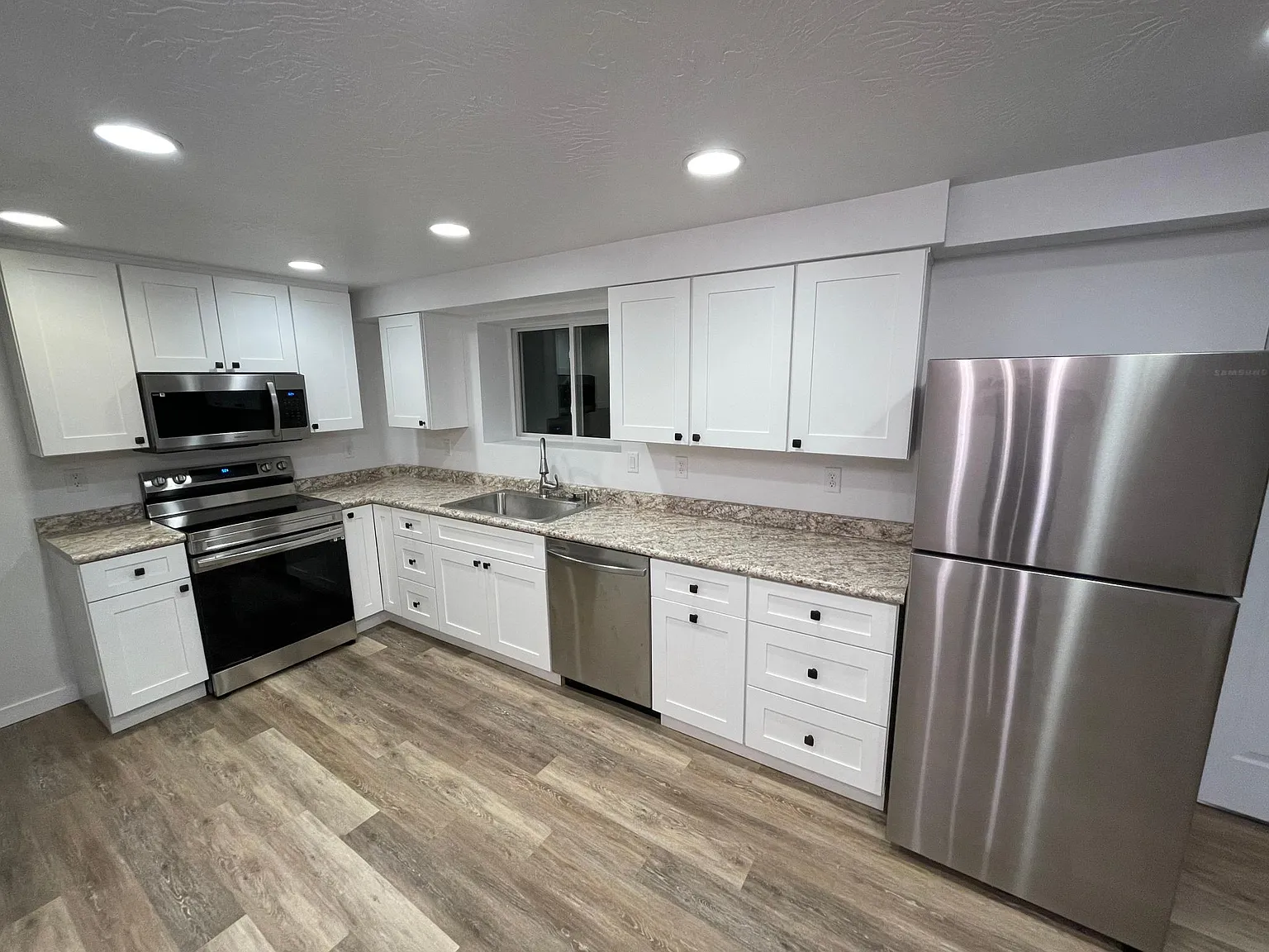 345 W 600 N — Photo 2