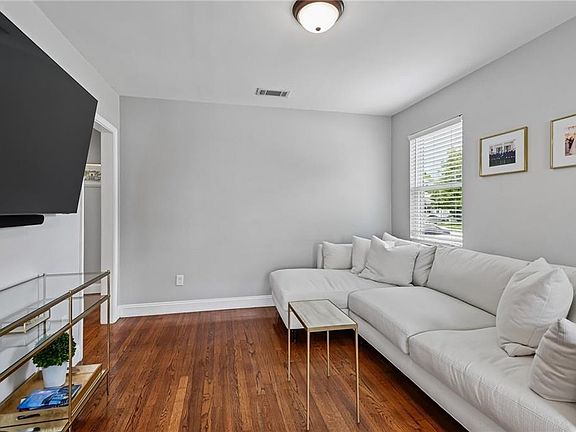 5th image of 720 Homestead Ave