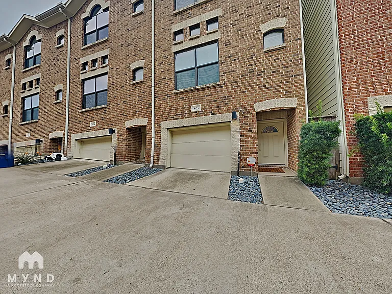 648 Westcross St #805 — Photo 1