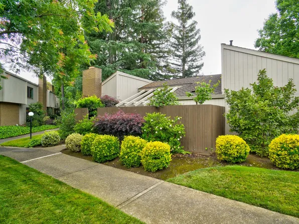 326 Elmhurst Cir, Sacramento, CA 95825
