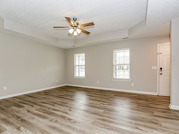 4th image of 219 Gill Ct