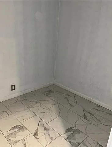 Studio, $3,500 — Photo 4