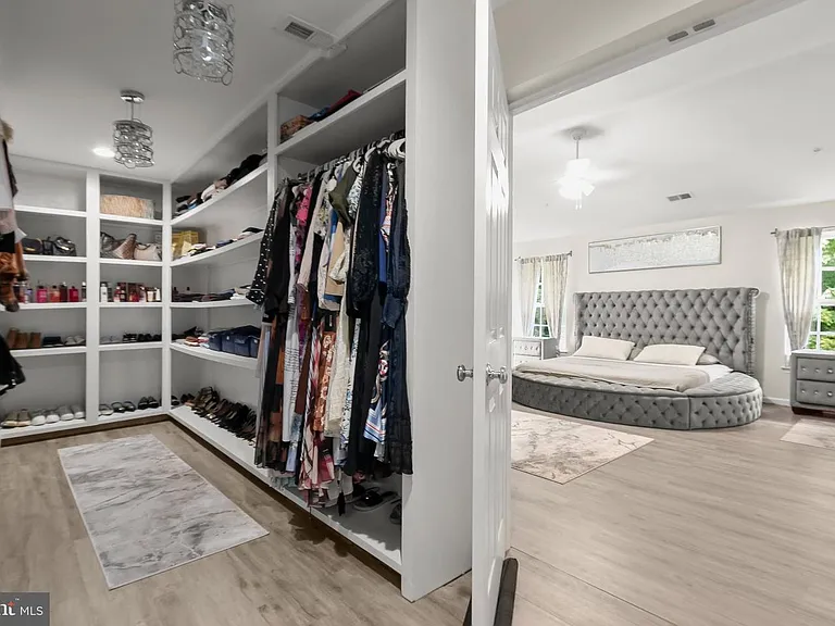 7202 Exbury Ct — Photo 31