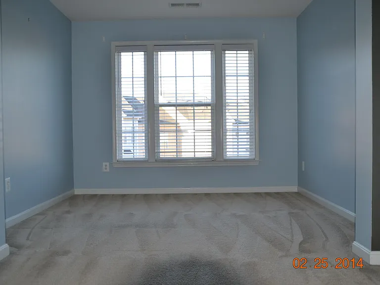 21958 Windy Oaks Sq — Photo 11