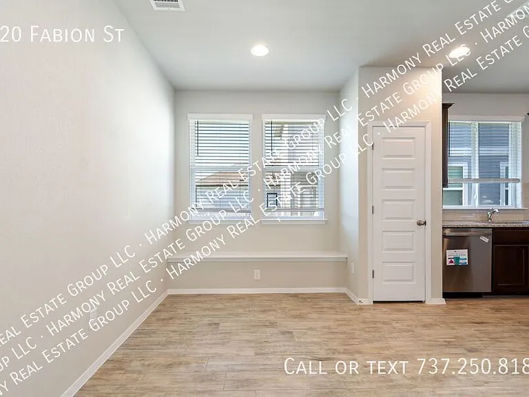 220 Fabion St — Photo 16