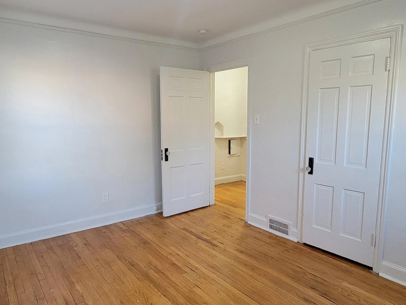 2 bed, 1044 sqft, $1,250 — Photo 4