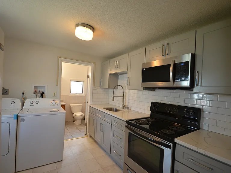 40 Portland Ave — Photo 10