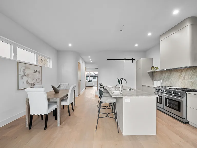 1506 Holly Ave — Photo 12