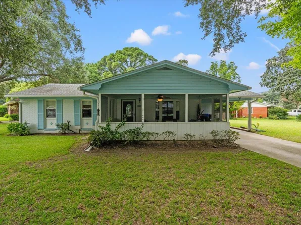 1147 Lighthouse Blvd, Charleston, SC 29412