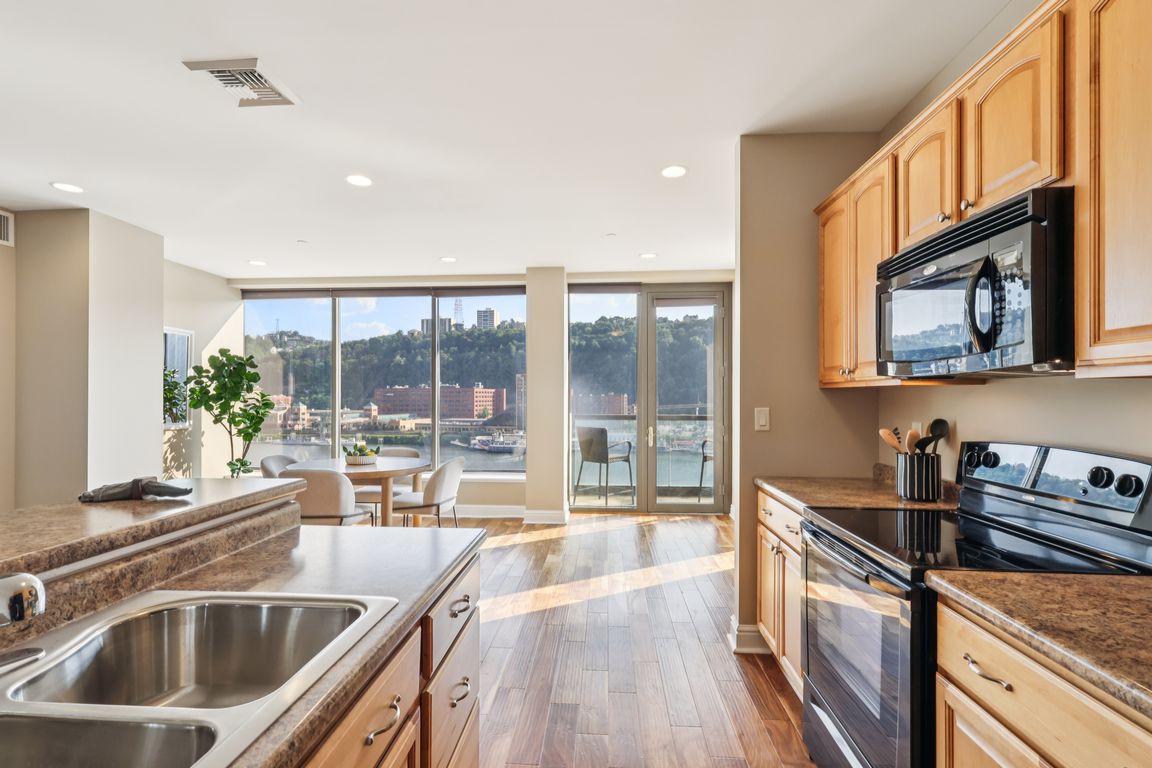 Fort Pitt Blvd 702-S1708-1-012