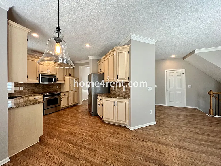 14068 W 147th Pl — Photo 12