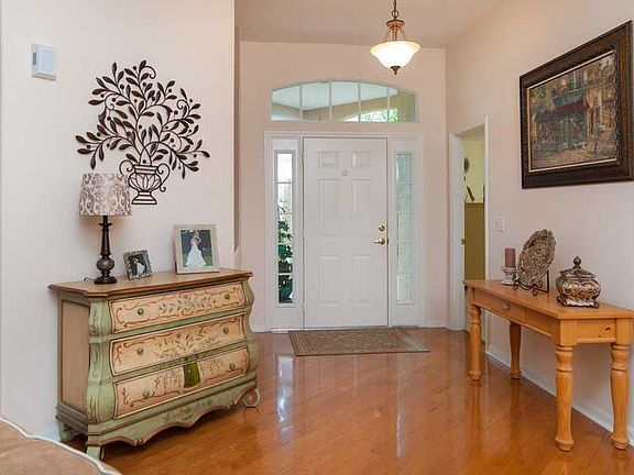 4th image of 531 S Valencia Cir SW