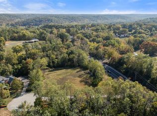 9 Wildwood Point Ct, Chesterfield, MO 63005