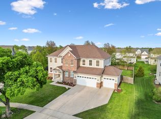 902 Bittersweet Ln, Shorewood, IL 60404
