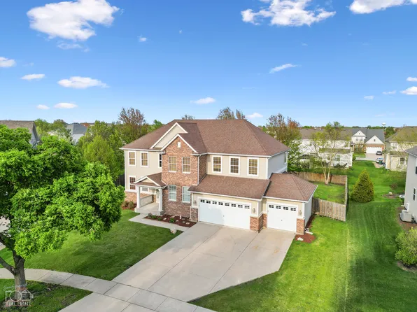 902 Bittersweet Ln, Shorewood, IL 60404
