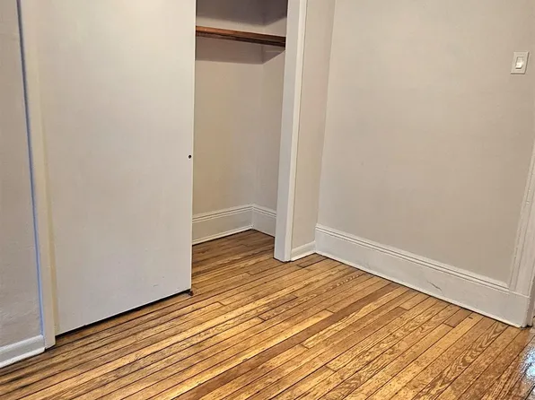 327 Jackson Street image 8 of 47