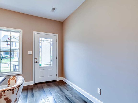 3rd image of 1534 Silver Spur Ln