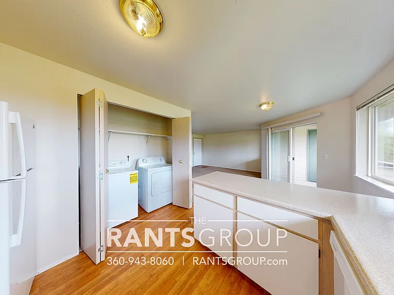 Yelm Creek Apartments — Photo 41