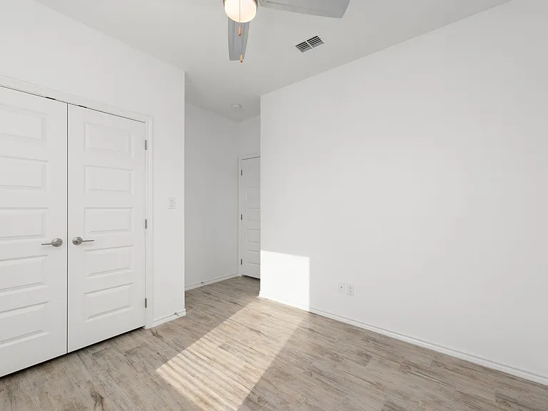 2712 Rosa Dr — Photo 7