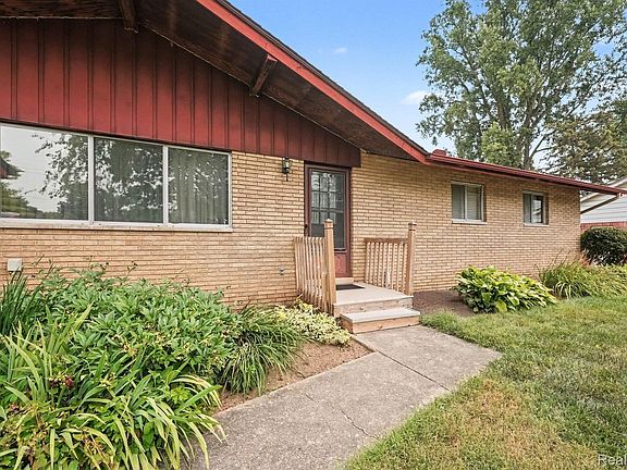 2nd image of 9495 Cooks Ct