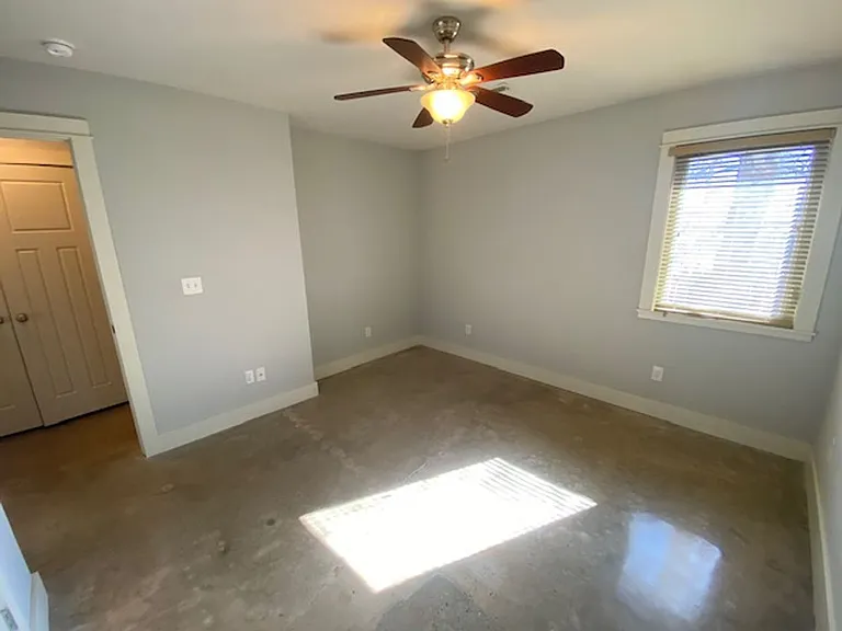 226 S Hill Ave — Photo 5