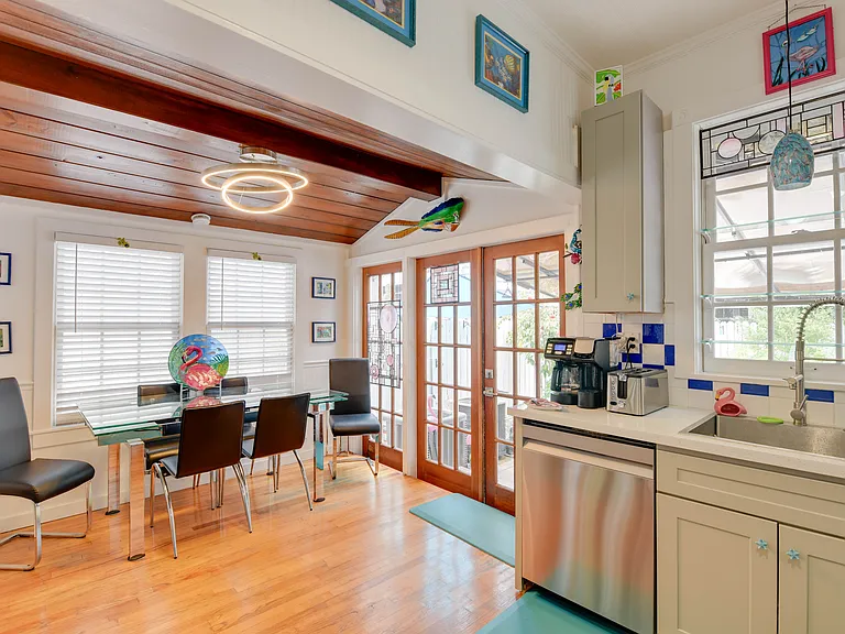 1009 Watson St — Photo 5